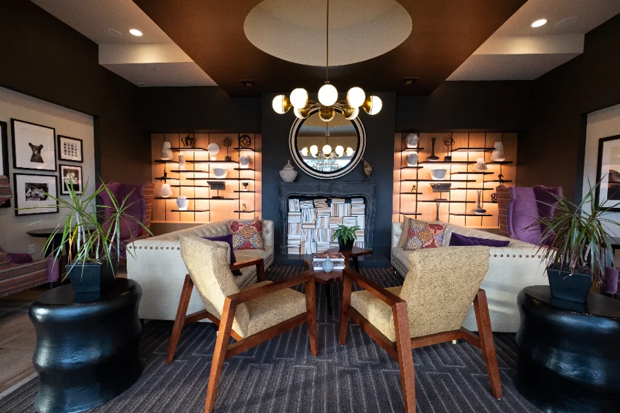 A neatly arranged lounge and meeting area
